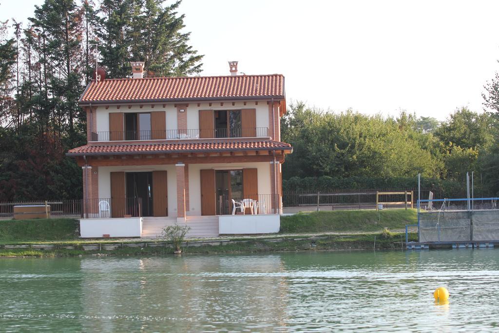 Bed and Breakfast Laghetto Ai Portici Pastrengo Habitación foto